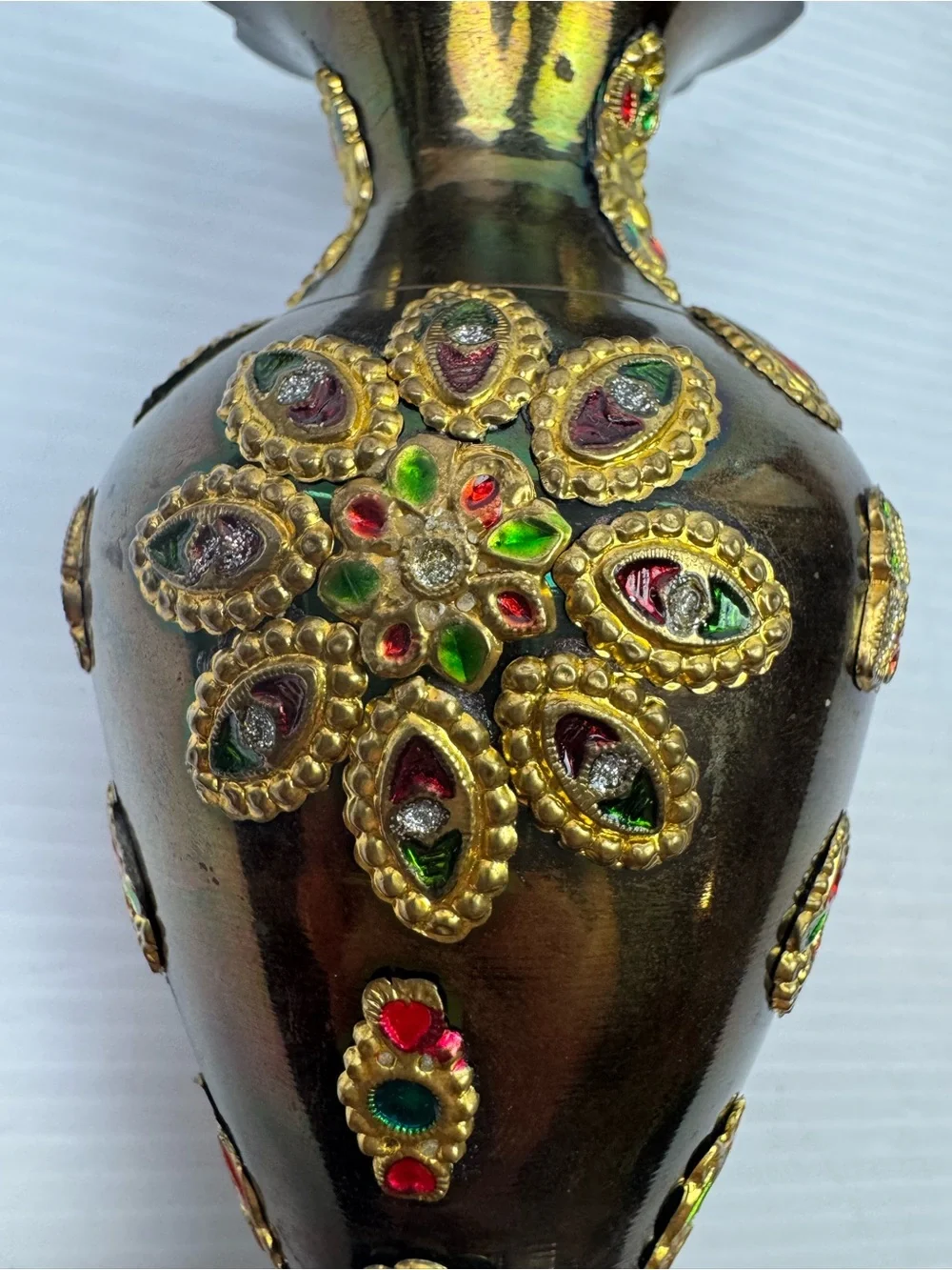 Indian? Iridescent Brass Vase Enamel Gem Medallion Scalloped Rim 6” Decor VTG